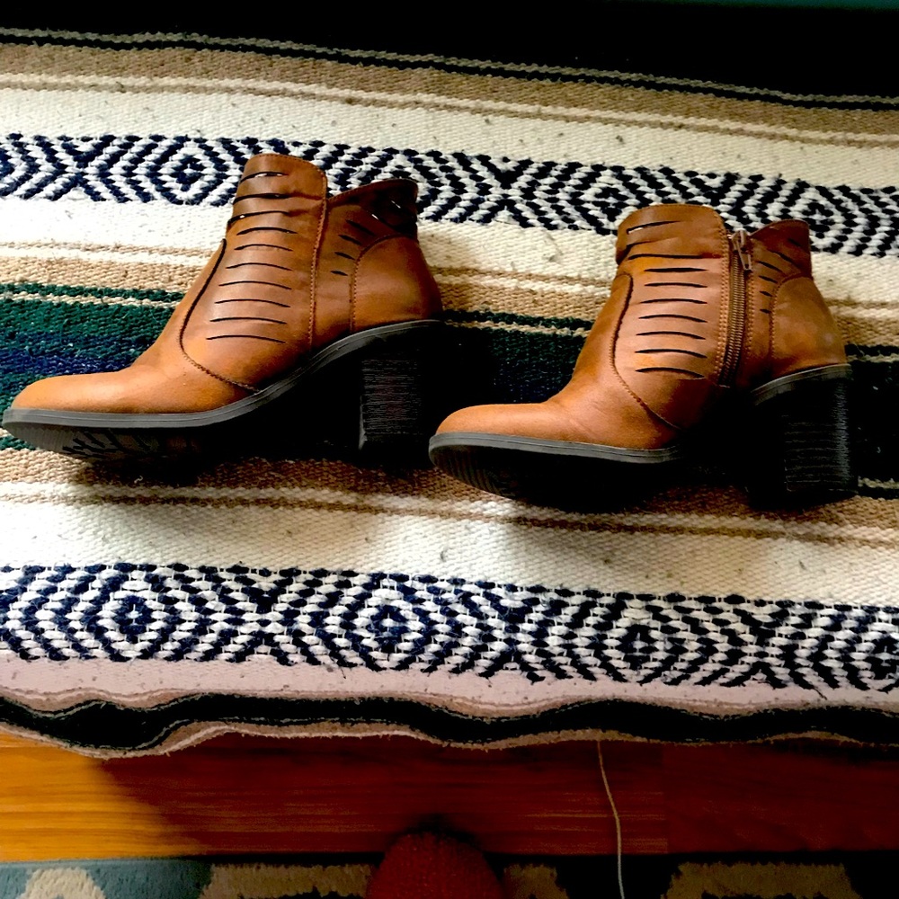 Women’s brown boot